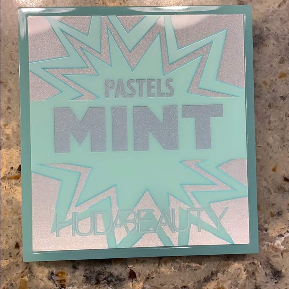Mint Pastels Eyeshadow by Huda Beauty